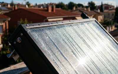 Captadores Planos vs. Tubos de Vacío: Por qué en la Costa Daurada elegimos lo seguro